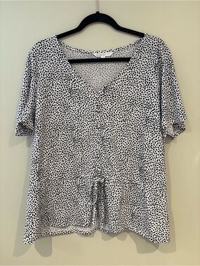 cleo Black & White V-Neck Short Sleeve Peplum Top with Front Tie